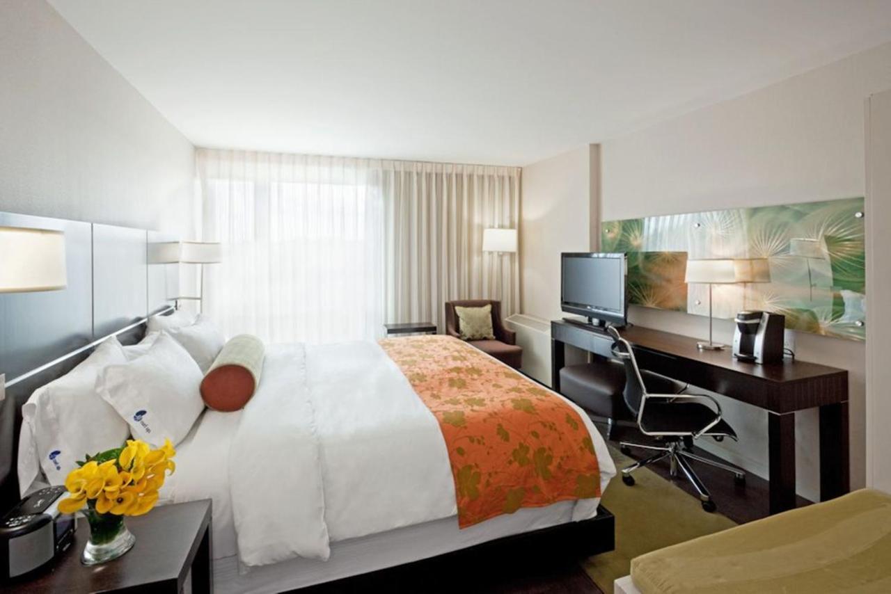 Hotel Indigo Boston - Newton Riverside Экстерьер фото